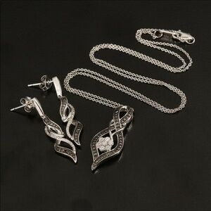 JWBR Diamond pendant & earring set